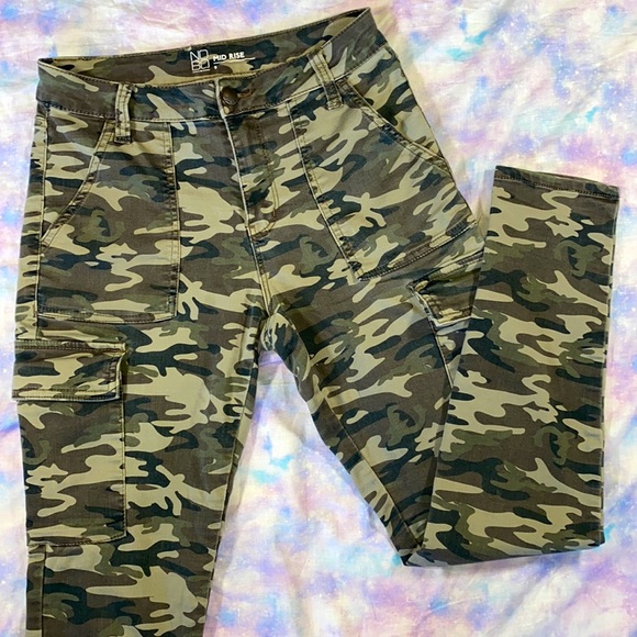 No Boundaries Denim - No Bo • Camouflage Cargo Mid-rise Skinny Jeans